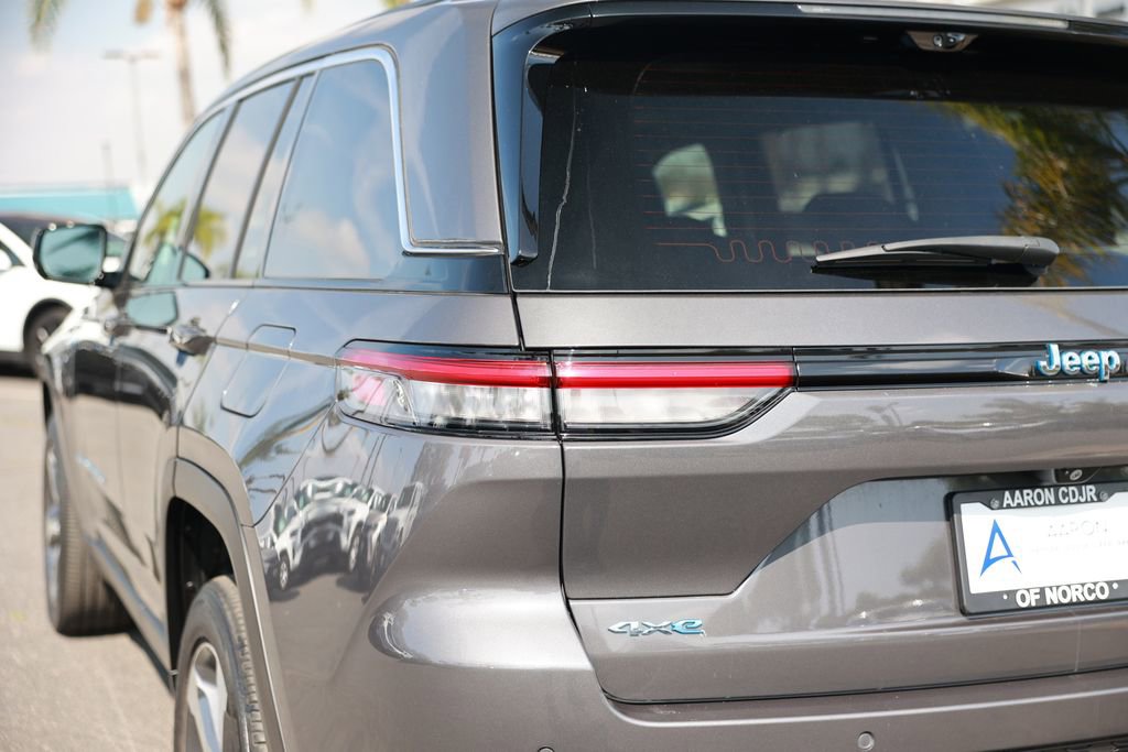 Used 2024 Jeep Grand Cherokee Limited 4xe w/ Luxury Tech Group II image 13