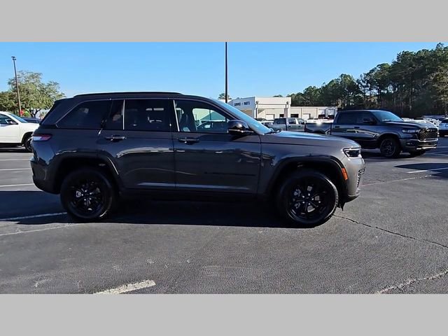 New 2026 Jeep Grand Cherokee Altitude image 36