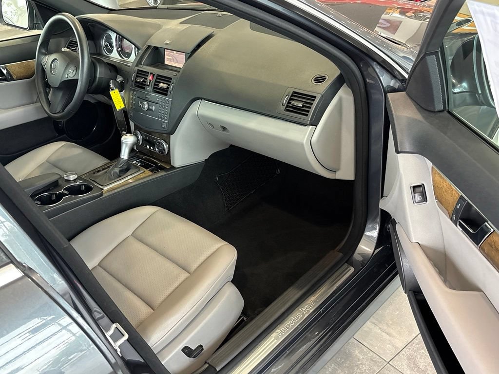 Used 2008 Mercedes-Benz C 350 Sport image 32
