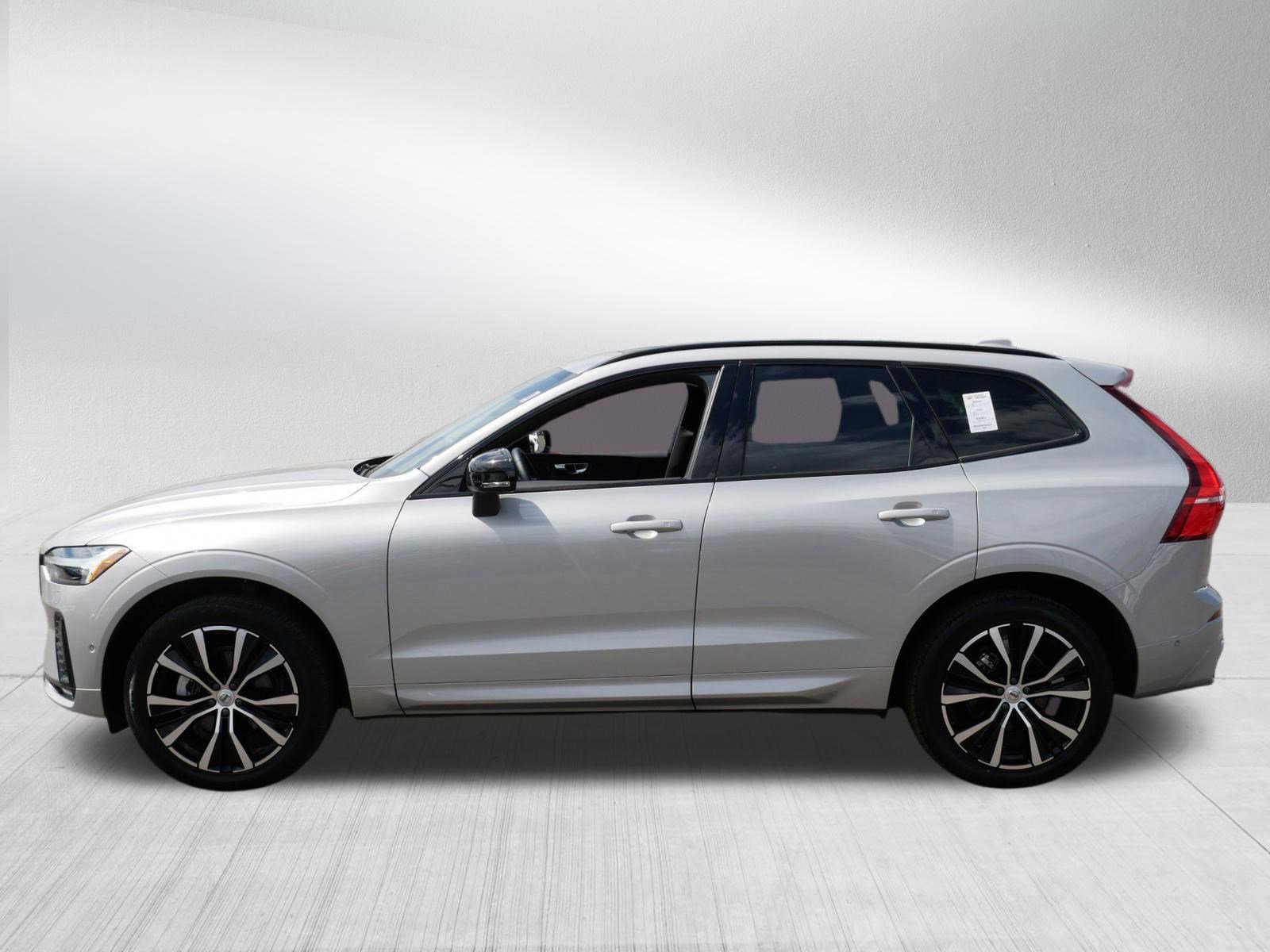 Used 2025 Volvo XC60 B5 Plus AWD/4WD image 4