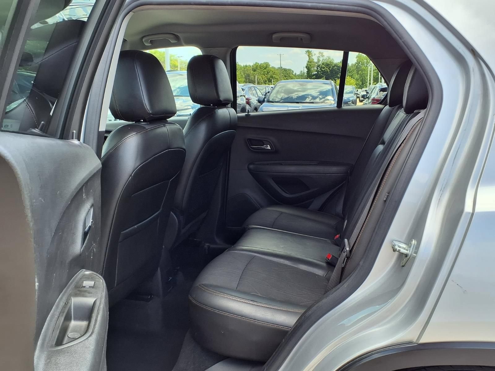 Used 2018 Chevrolet Trax LT w/ LT Convenience Package AWD/4WD image 12