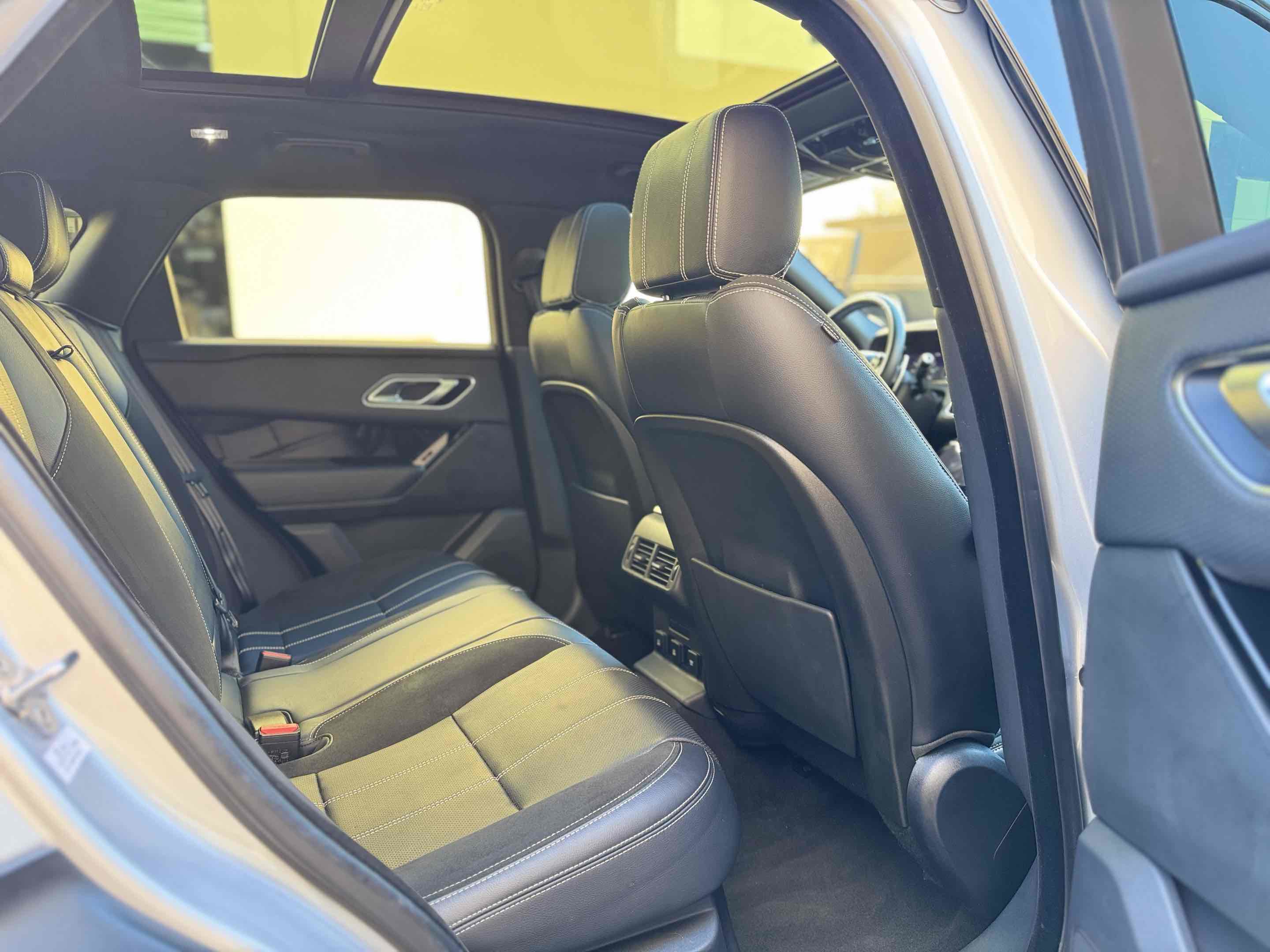 Used 2020 Land Rover Range Rover Velar R-Dynamic S image 55