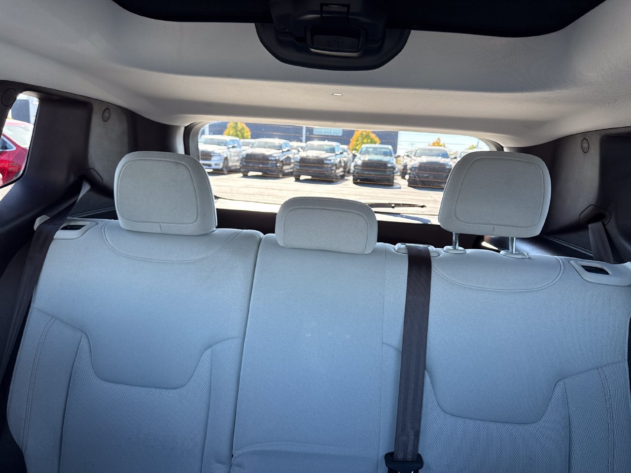 Used 2016 Jeep Renegade Latitude AWD/4WD image 30