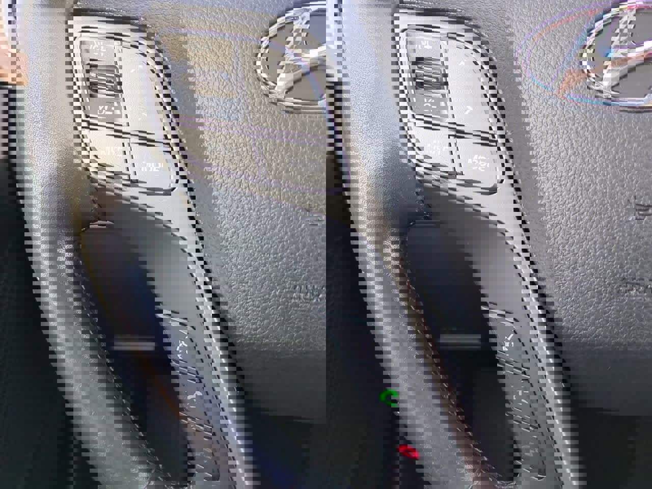 Used 2017 Hyundai Santa Fe Limited image 26