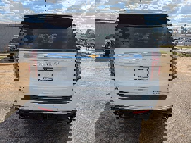 Used 2023 Chevrolet Suburban Premier RWD image 5