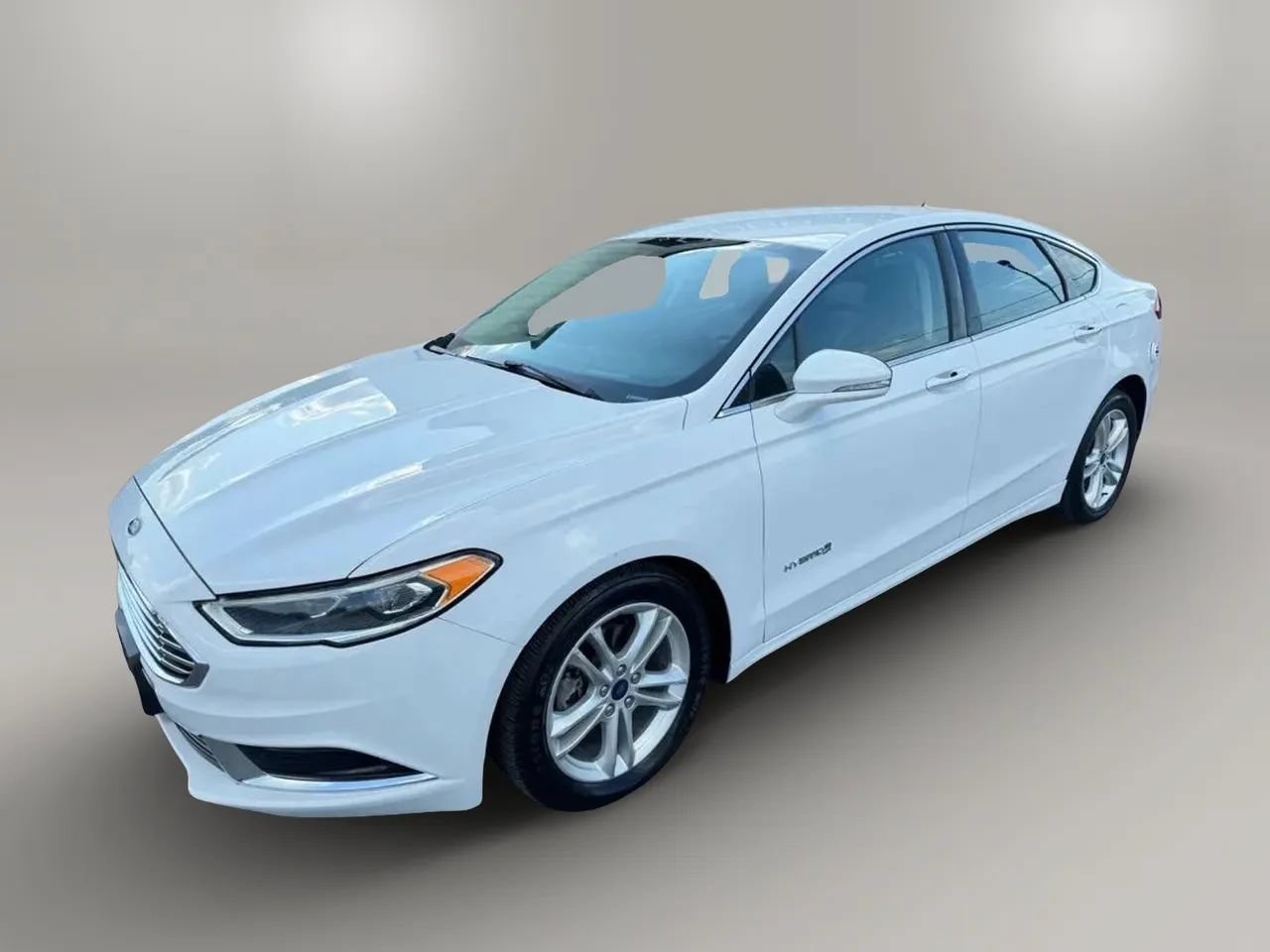 Used 2018 Ford Fusion SE w/ Equipment Group 602A FWD image 5