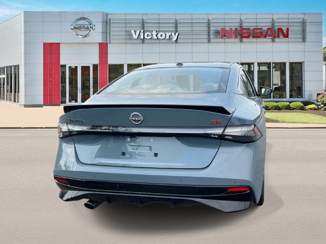 New 2026 Nissan Sentra SR w/ SR Premium Package FWD image 4