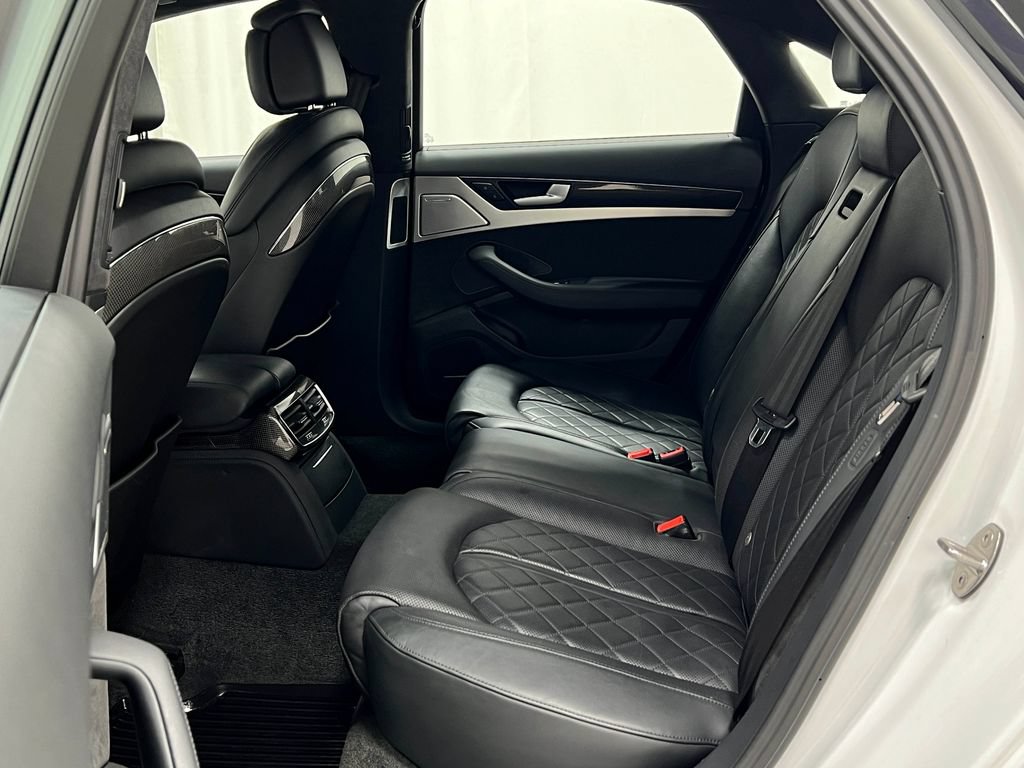 Used 2015 Audi S8 AWD/4WD image 32