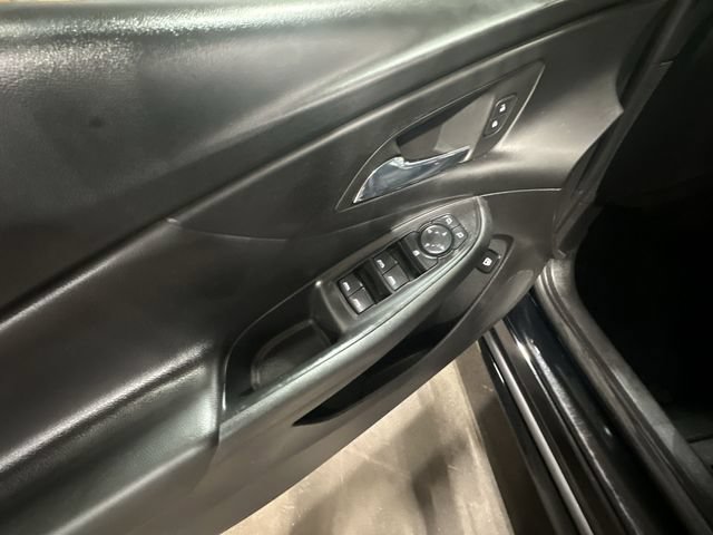 Used 2017 Chevrolet Volt LT w/ Comfort Package FWD image 19