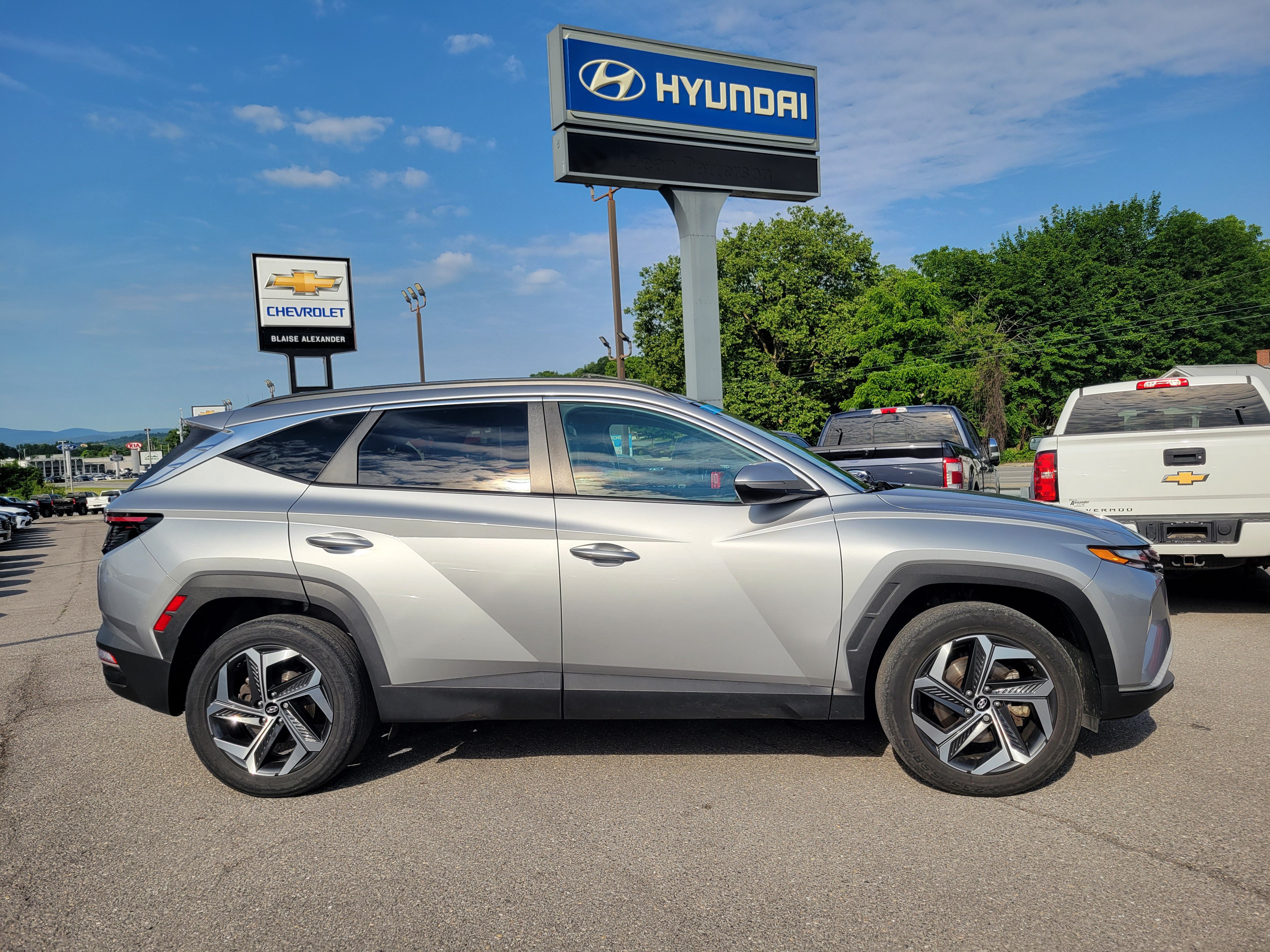 Used 2023 Hyundai Tucson SEL w/ Convenience Package AWD/4WD image 2