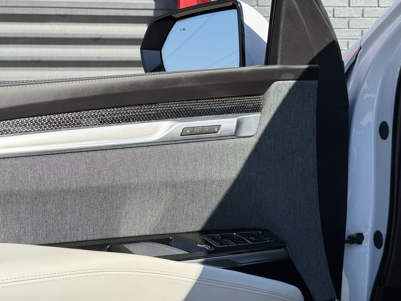 Used 2026 Cadillac Escalade V w/ LPO, ONYX Package image 12