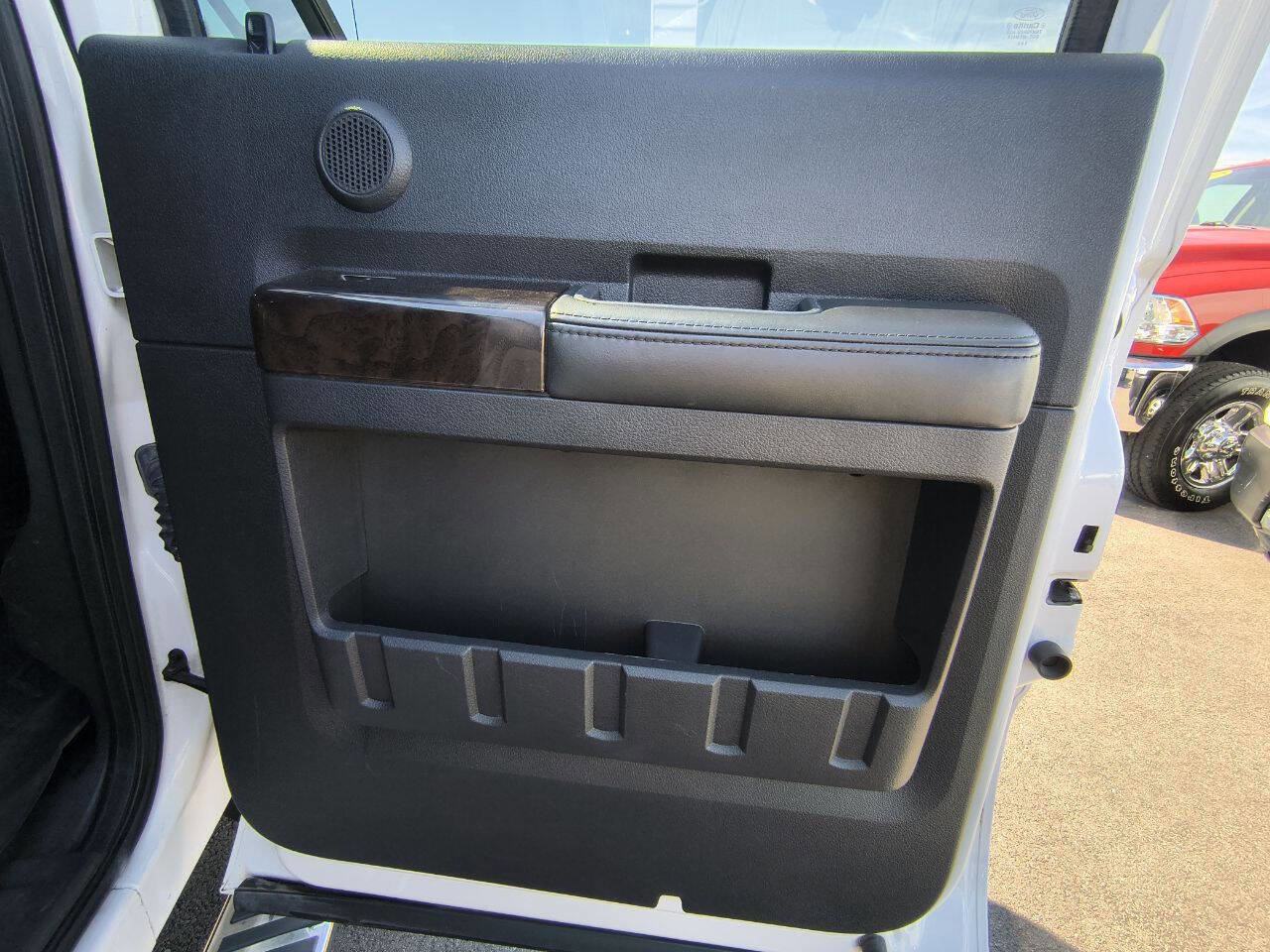 Used 2016 Ford F250 Platinum w/ FX4 Off-Road Package image 29