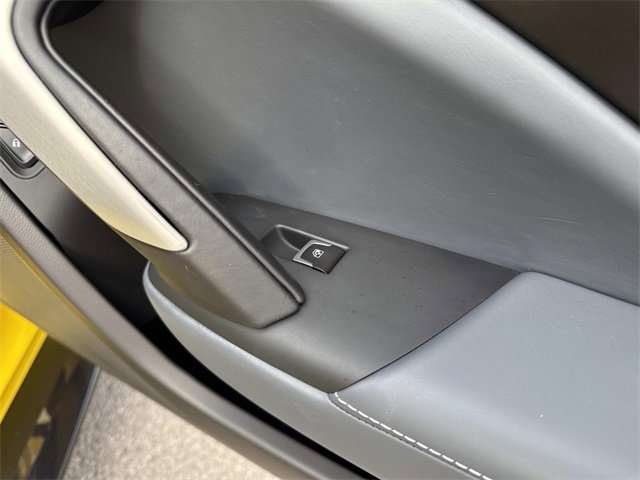 Used 2016 Chevrolet Corvette Z06 w/ 3LZ Preferred Equipment Group image 15