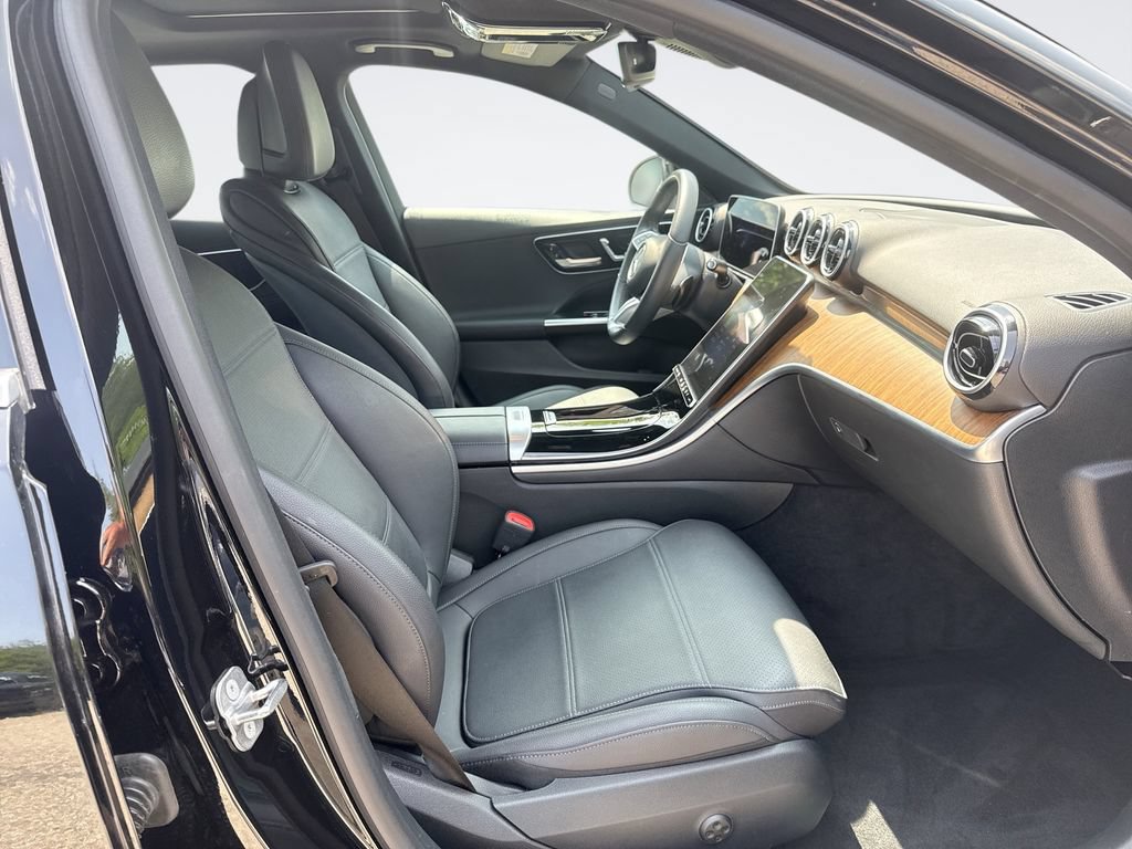 Used 2025 Mercedes-Benz C 300 Sedan image 26