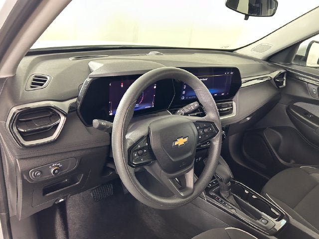 Used 2025 Chevrolet TrailBlazer LT FWD image 13