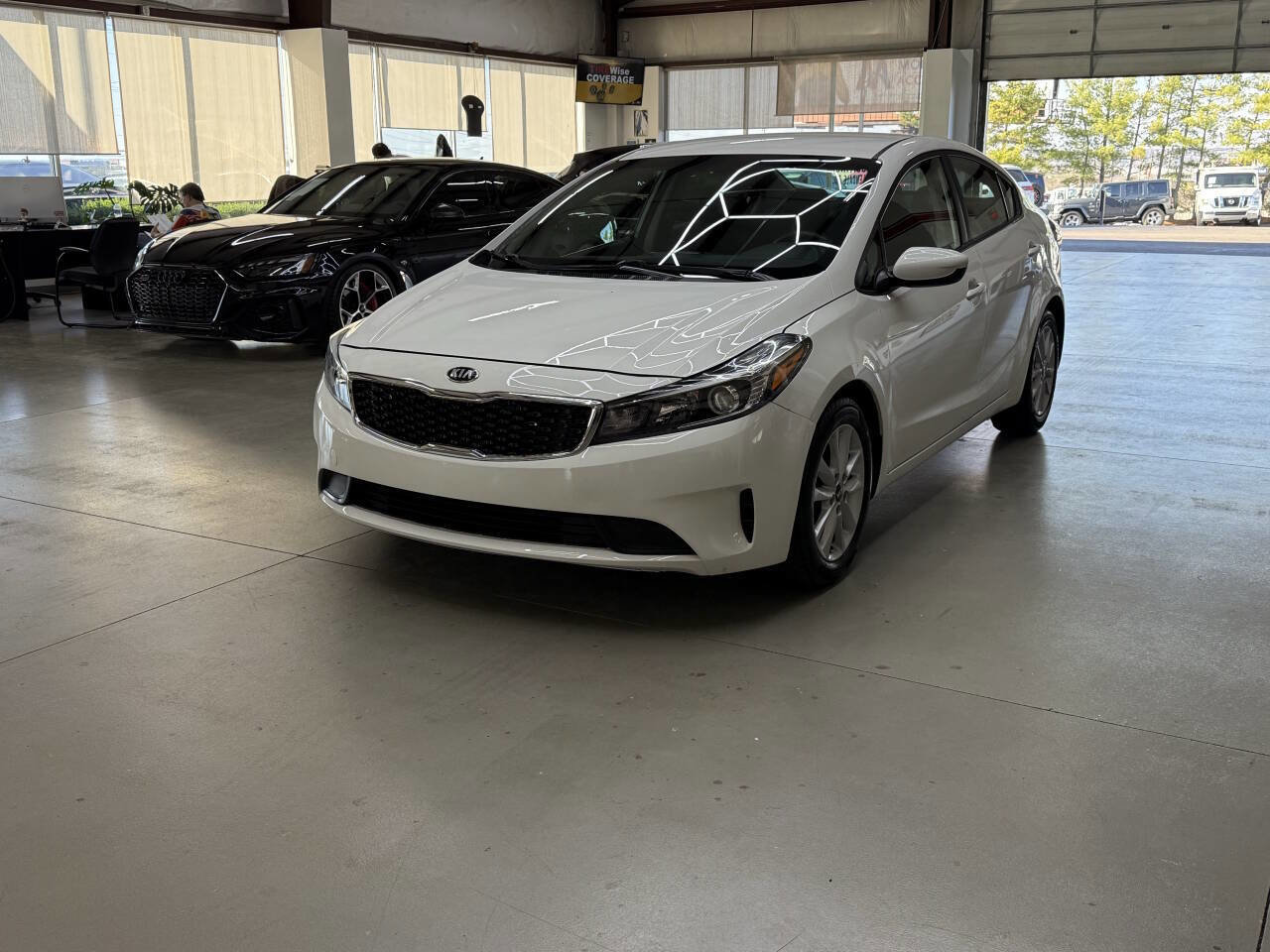 Used 2017 Kia Forte S image 3