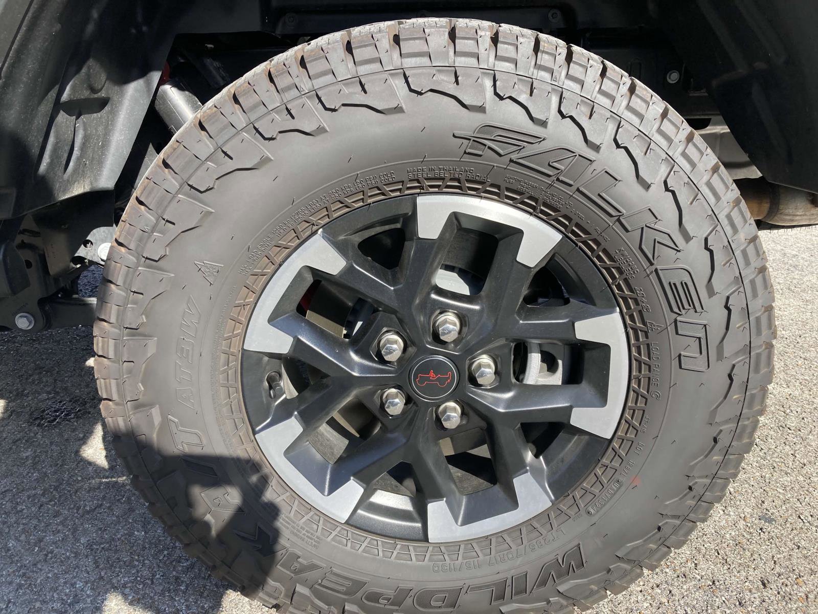 Used 2025 Jeep Gladiator Rubicon w/ Convenience Group image 7