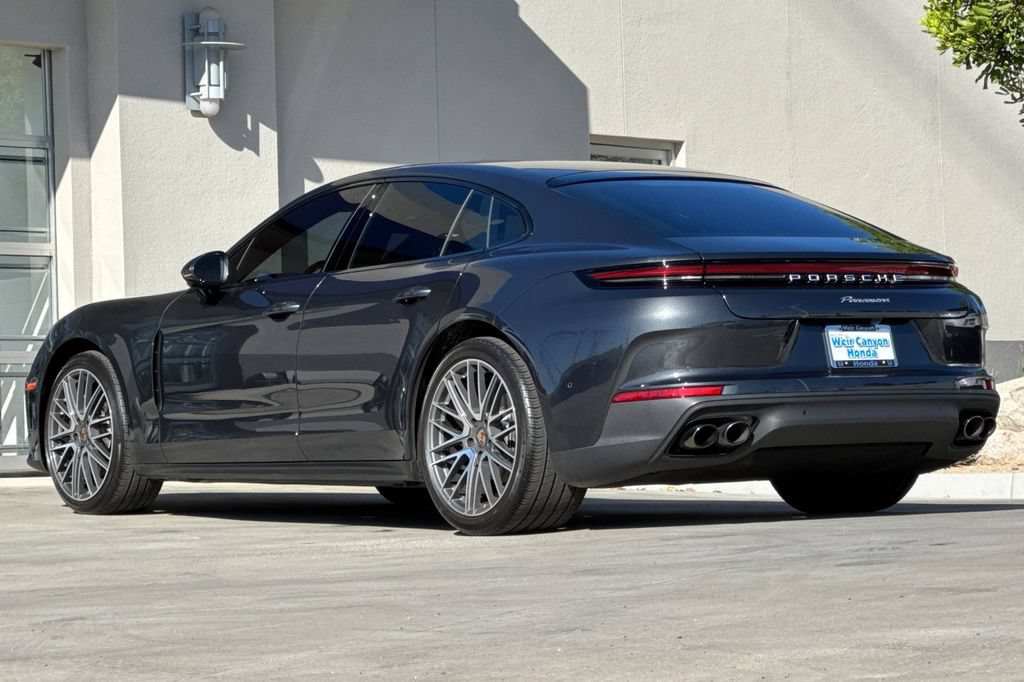 Used 2024 Porsche Panamera RWD image 3