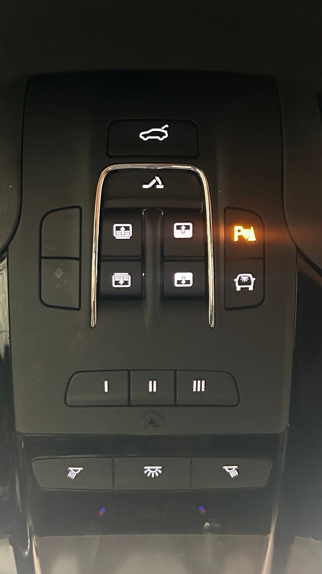 Used 2019 Maserati Levante GranLusso AWD/4WD image 95