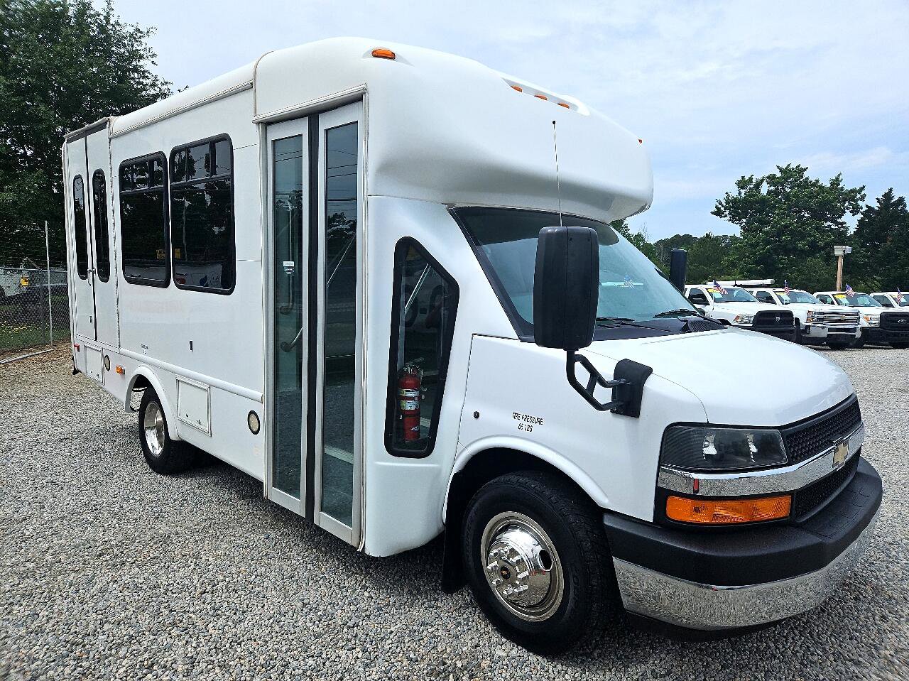 Used 2015 Chevrolet Express 3500 w/ Shuttle Bus Package image 9