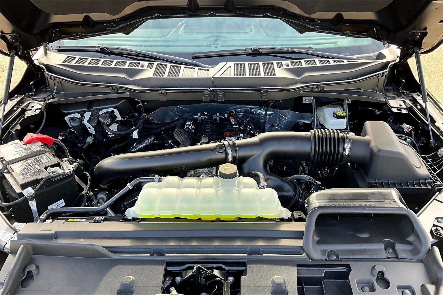 New 2025 Ford F150 Lariat w/ Equipment Group 501A Mid image 12