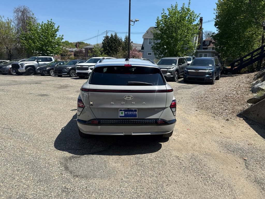 Certified 2024 Hyundai Kona Limited FWD image 5