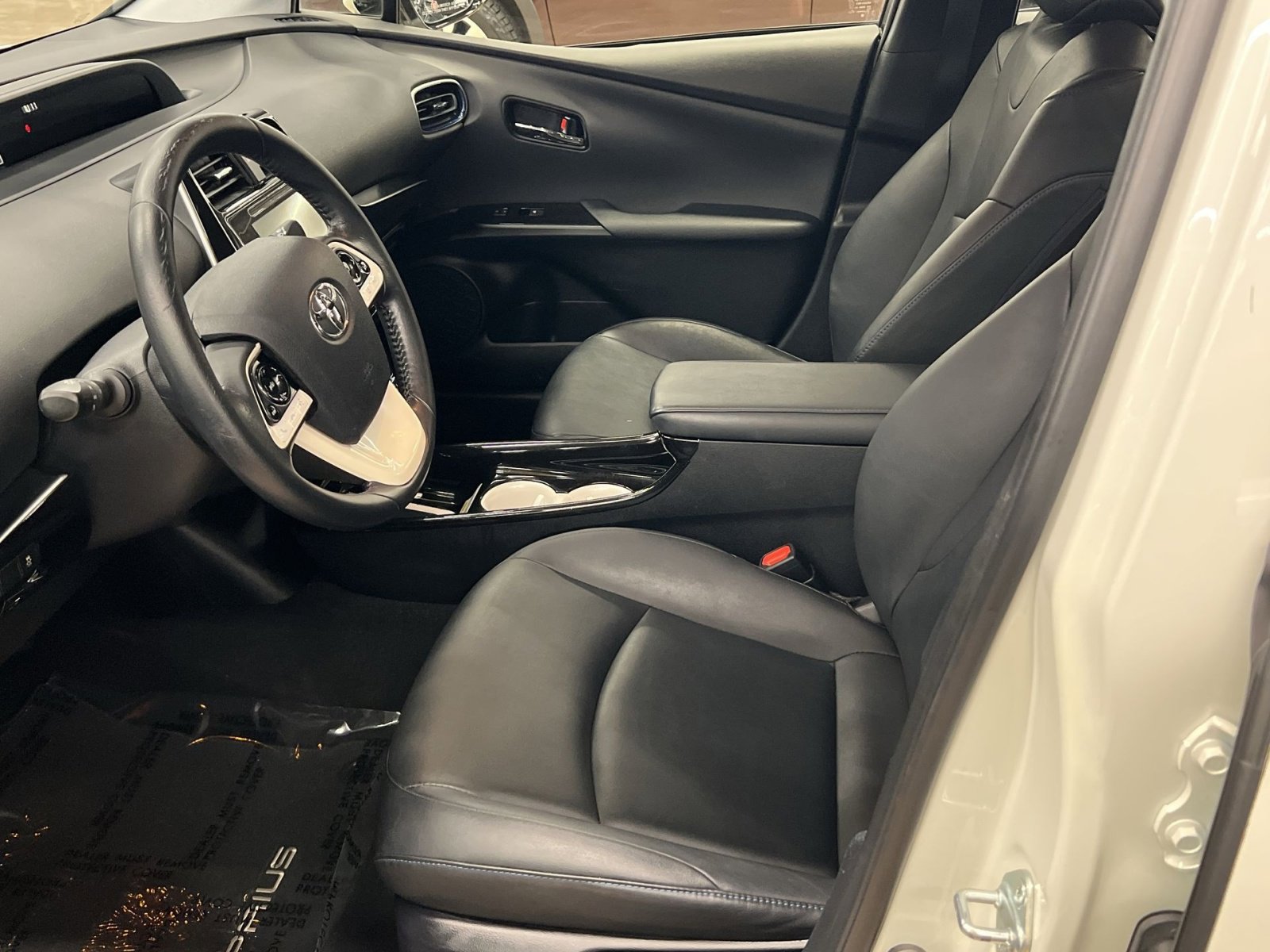 Used 2016 Toyota Prius Three Touring FWD image 11