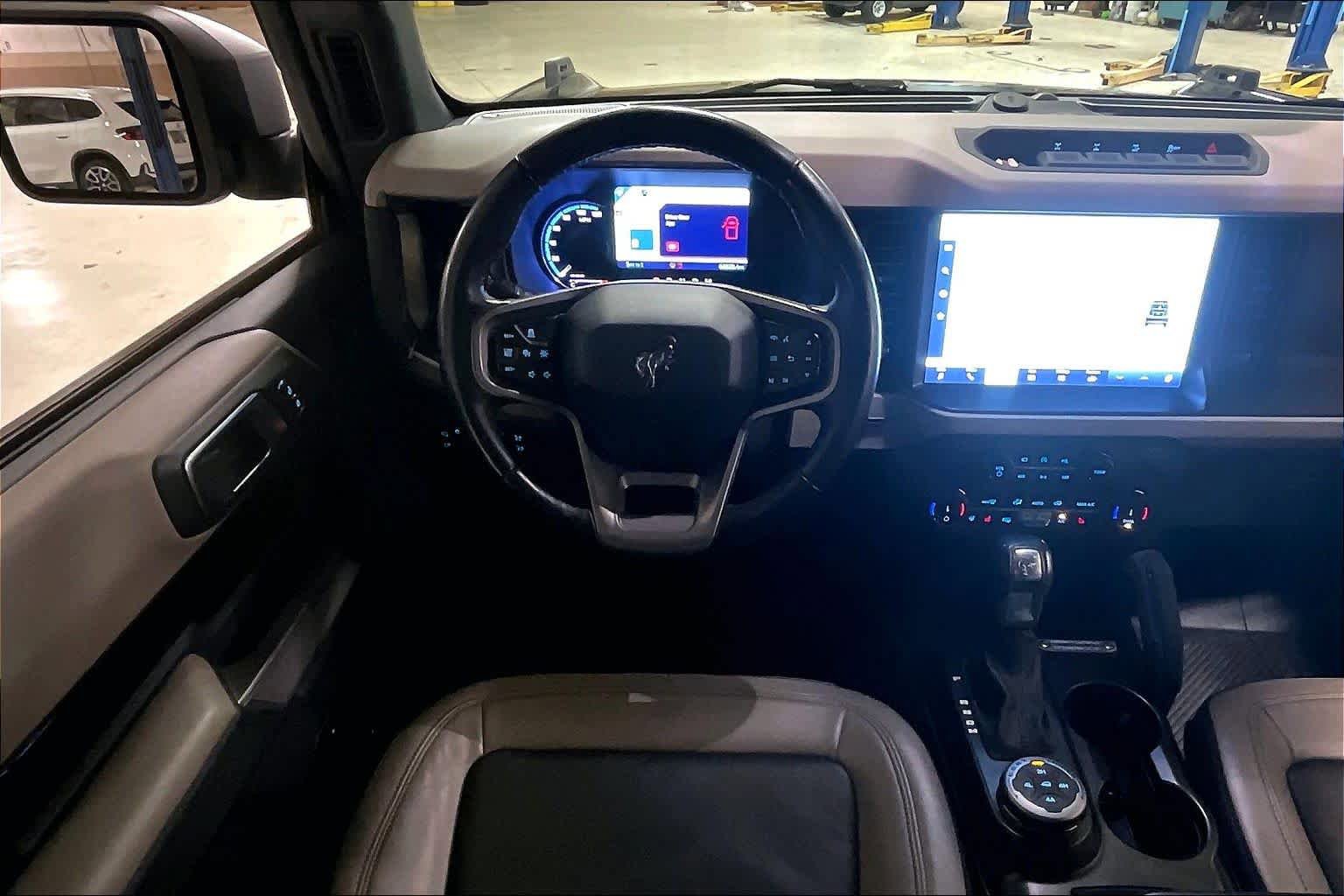 Used 2022 Ford Bronco Wildtrak image 5