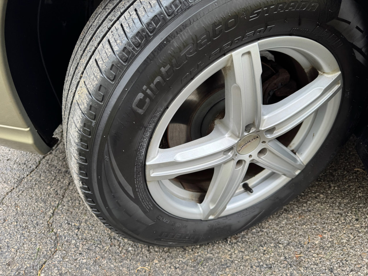 Used 2004 Subaru Outback Wagon image 43