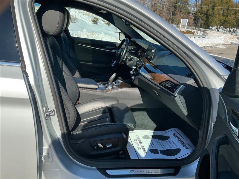 Used 2017 BMW 540i xDrive image 29