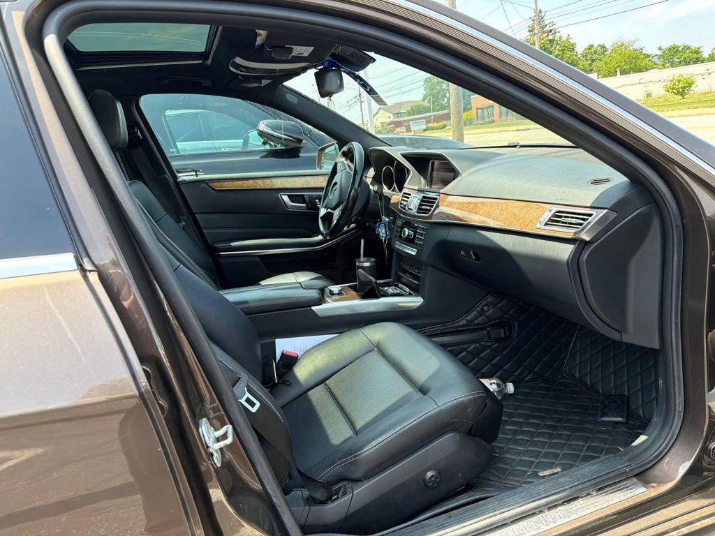Used 2014 Mercedes-Benz E 350 4MATIC Sedan image 2