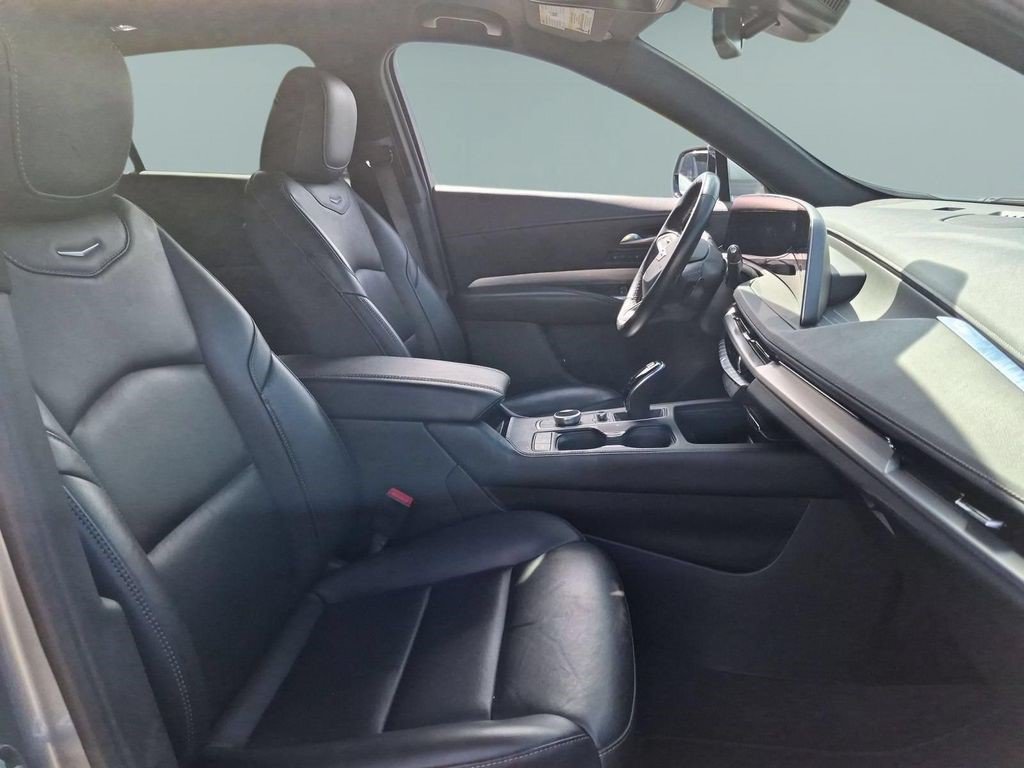 Certified 2025 Cadillac XT4 Premium Luxury FWD image 27