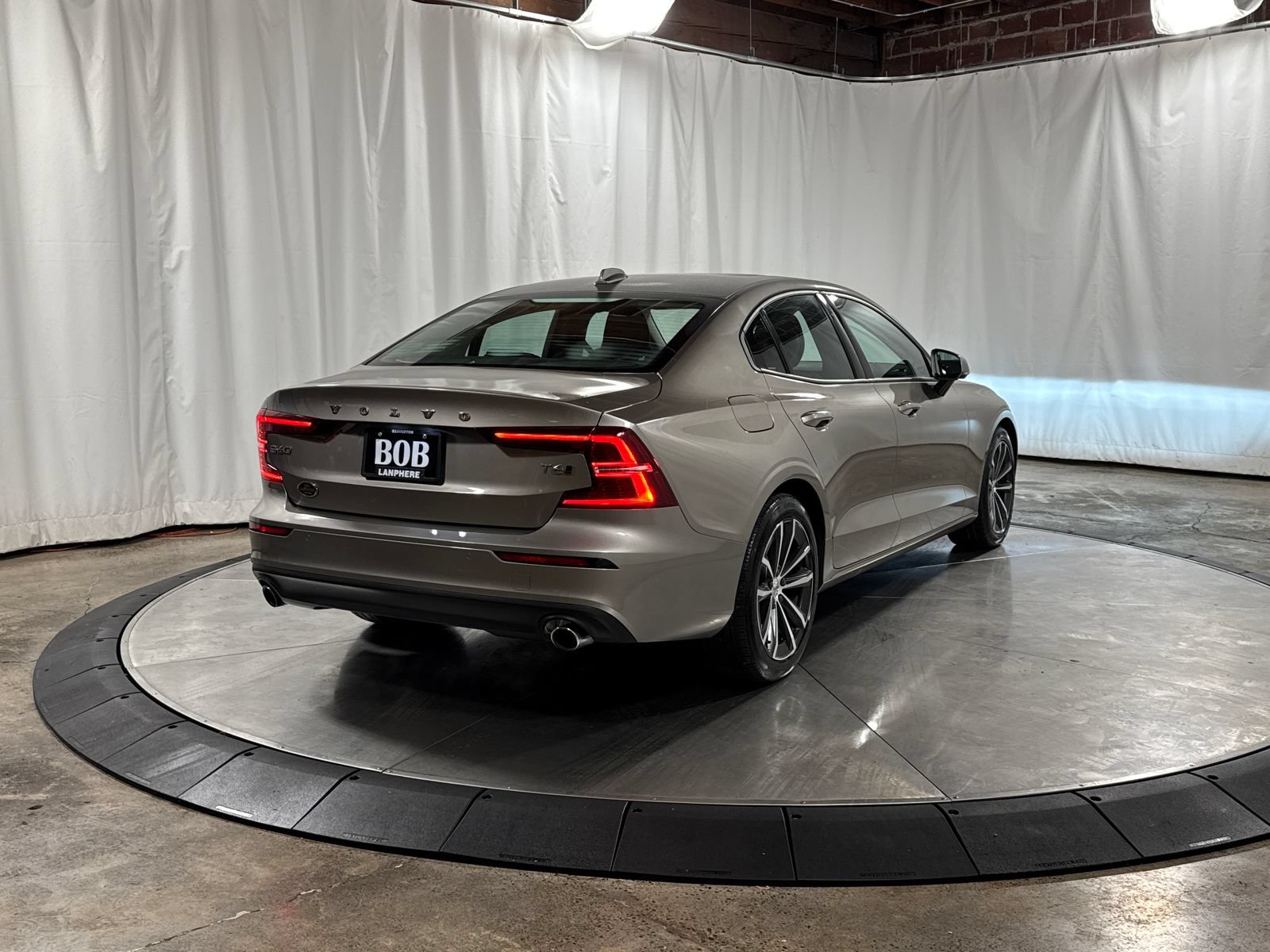 Used 2021 Volvo S60 T6 Momentum w/ Premium Package AWD/4WD image 8
