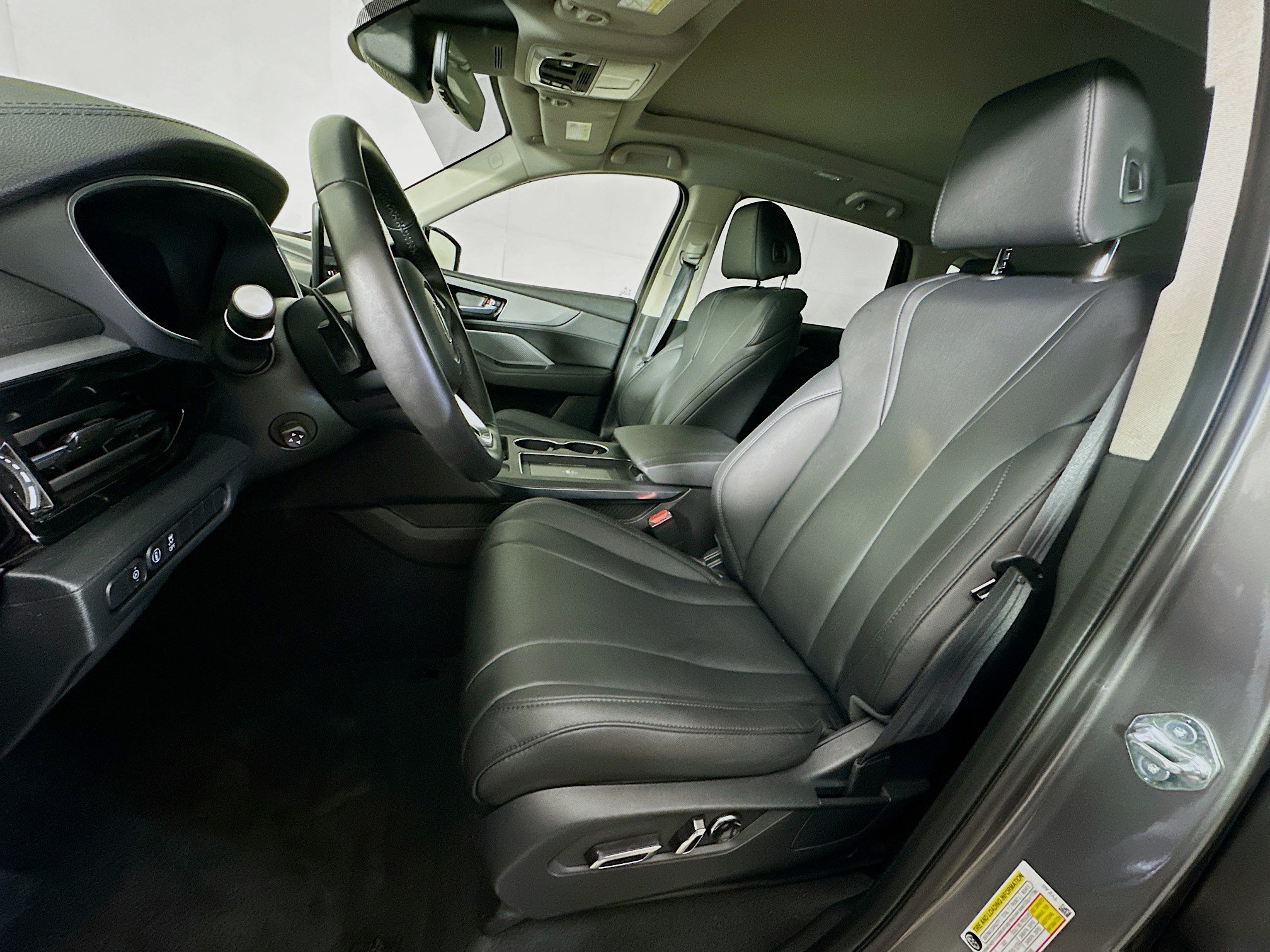 Used 2025 Acura MDX FWD image 13