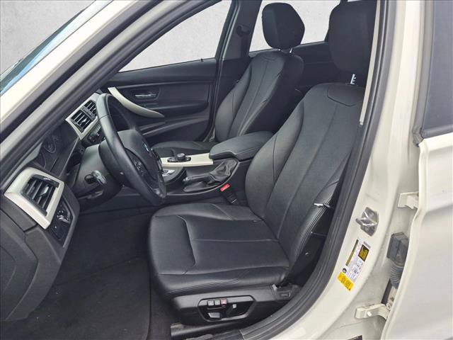 Used 2015 BMW 320i Sedan RWD image 14