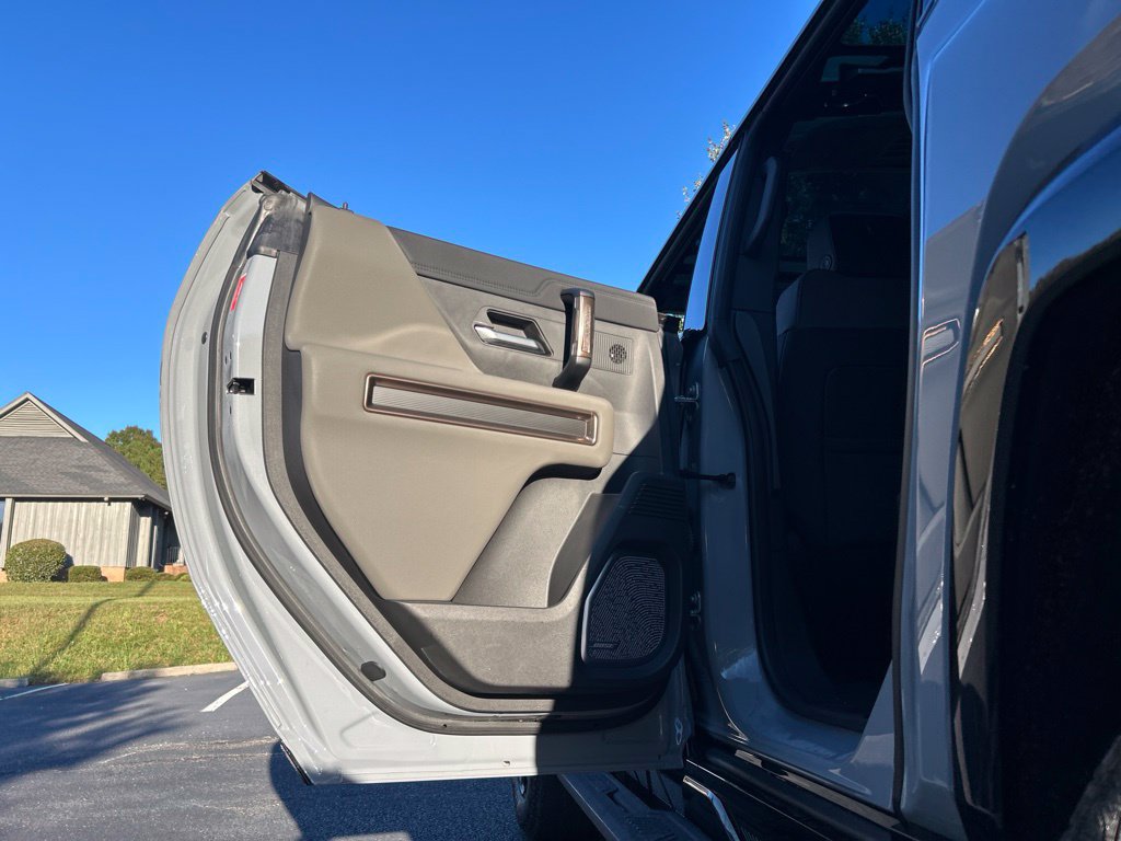 Used 2025 GMC Hummer EV 2X w/ LPO, Sport Package AWD/4WD image 65