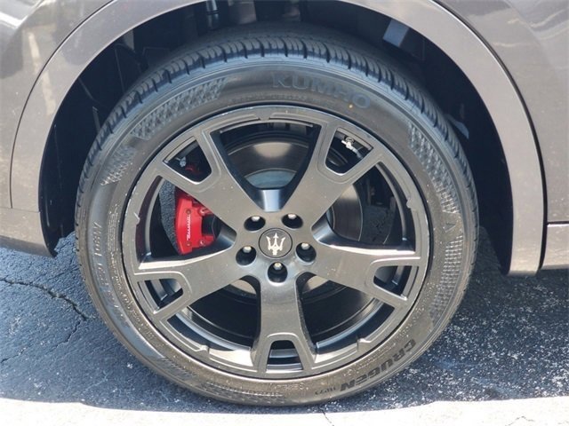 Used 2019 Maserati Levante Base image 11