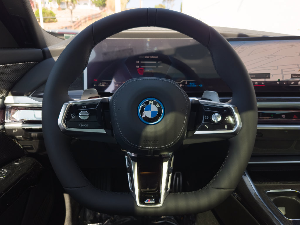 New 2026 BMW 750e xDrive w/ Premium Package AWD/4WD image 14