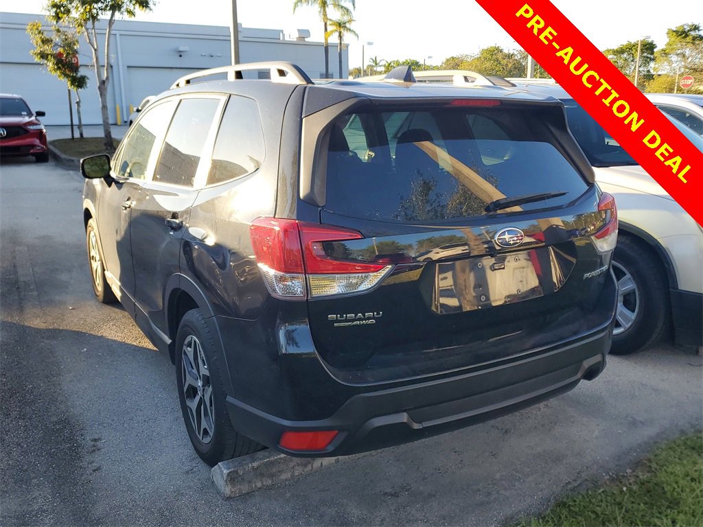 Used 2023 Subaru Forester Premium image 7