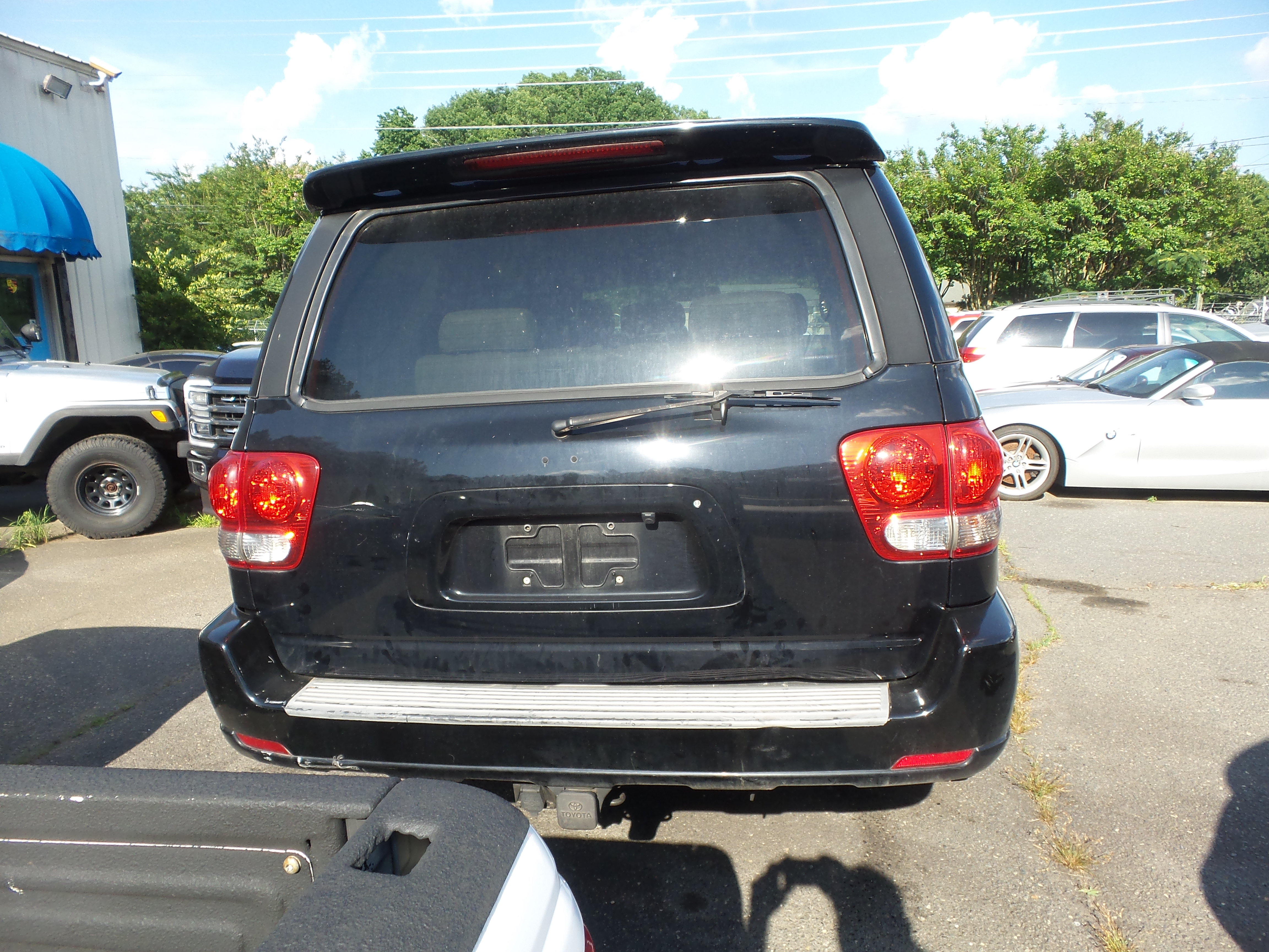Used 2007 Toyota Sequoia Limited RWD image 3