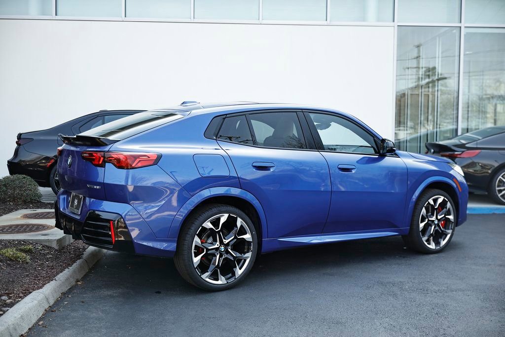 New 2026 BMW X2 xDrive28i w/ Technology Package AWD/4WD image 7