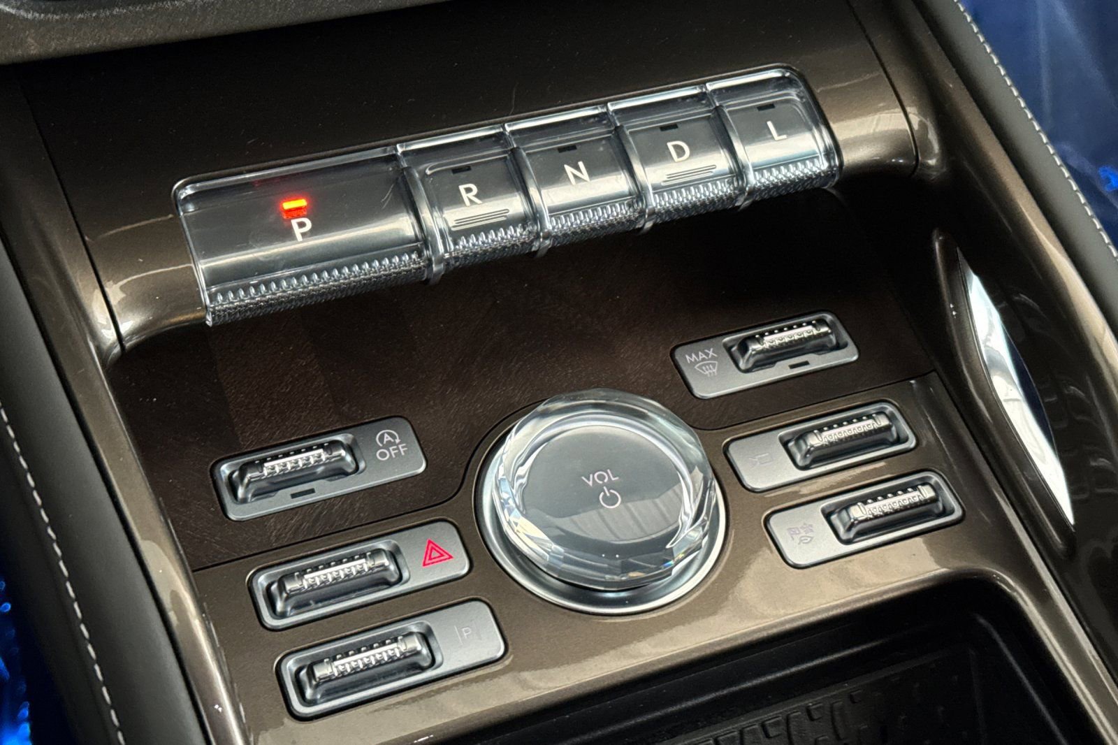 Certified 2024 Lincoln Nautilus Black Label image 21