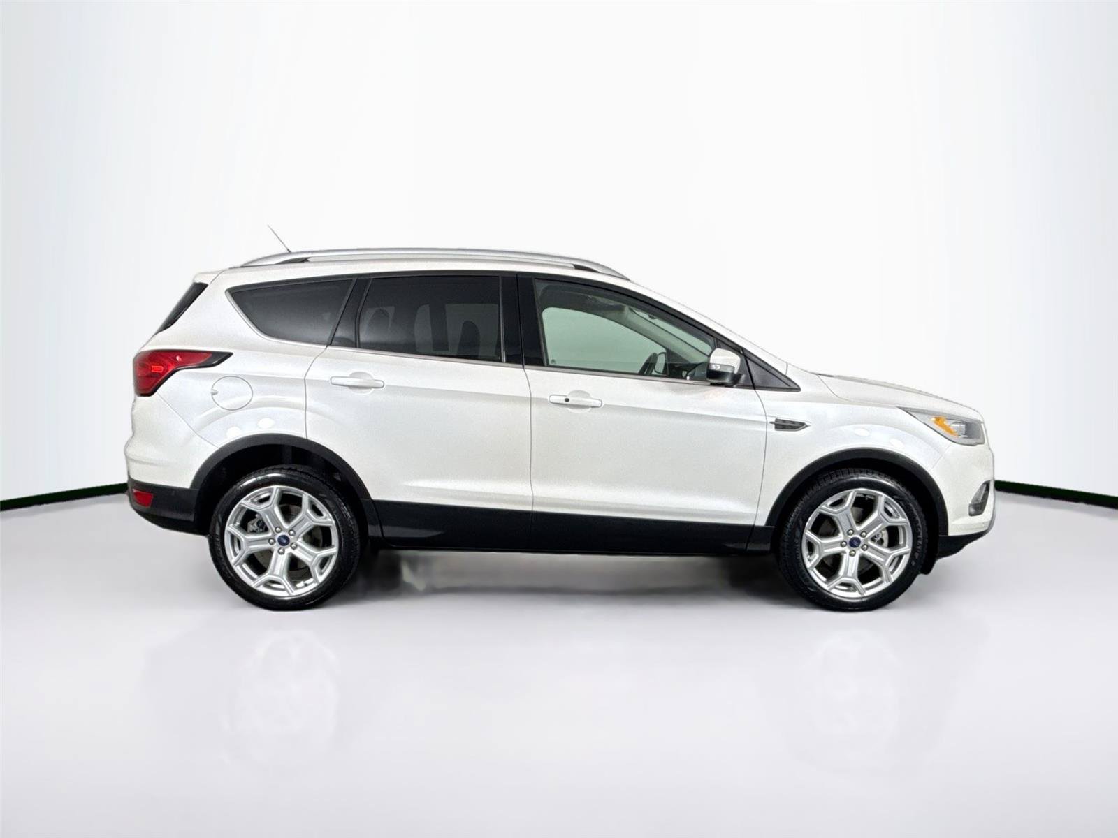 Used 2019 Ford Escape Titanium FWD image 11