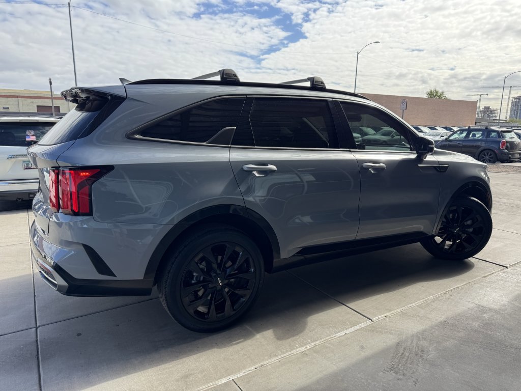 Used 2022 Kia Sorento SX image 4