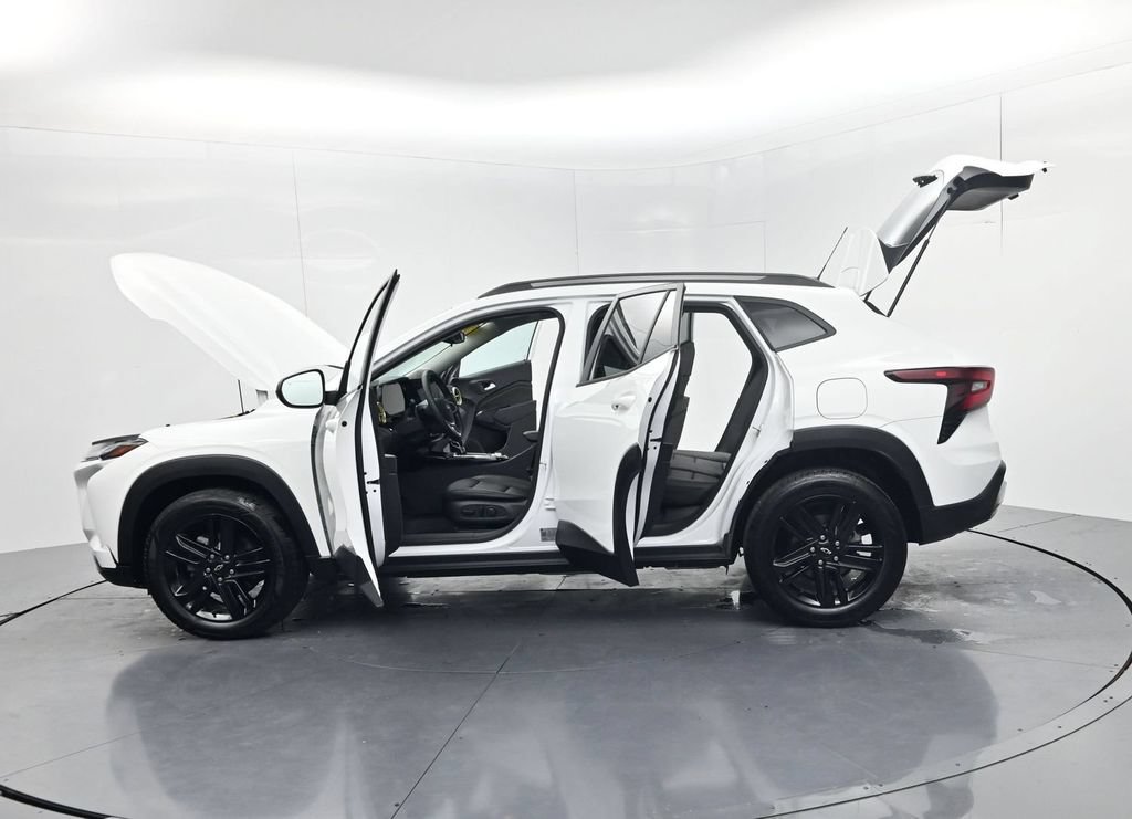 Used 2024 Chevrolet Trax ACTIV w/ Sunroof Package FWD image 58