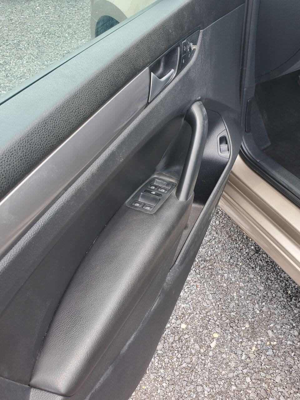 Used 2015 Volkswagen Passat 1.8T S image 15