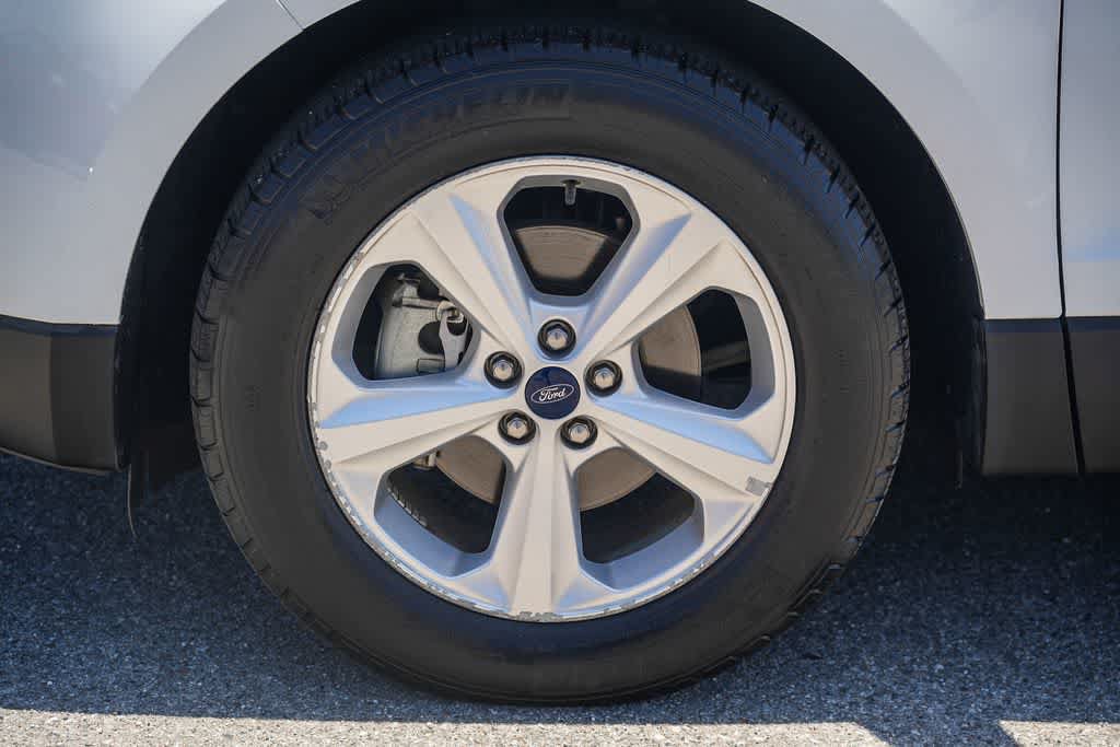 Used 2020 Ford Edge SE FWD image 11