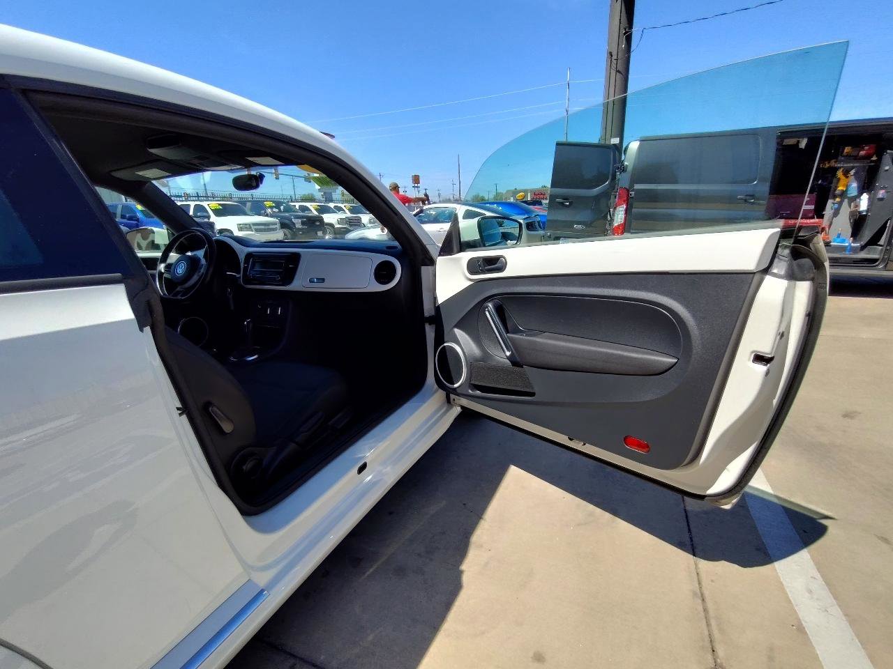 Used 2014 Volkswagen Beetle 2.5 image 29