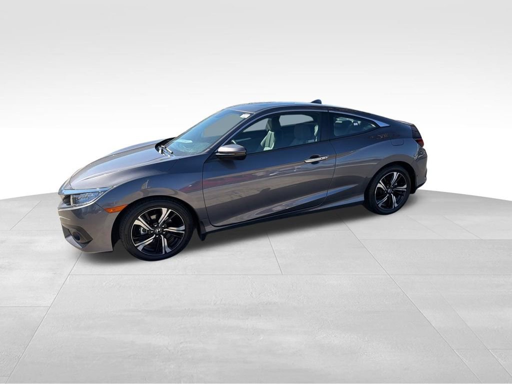 Used 2018 Honda Civic Touring image 4
