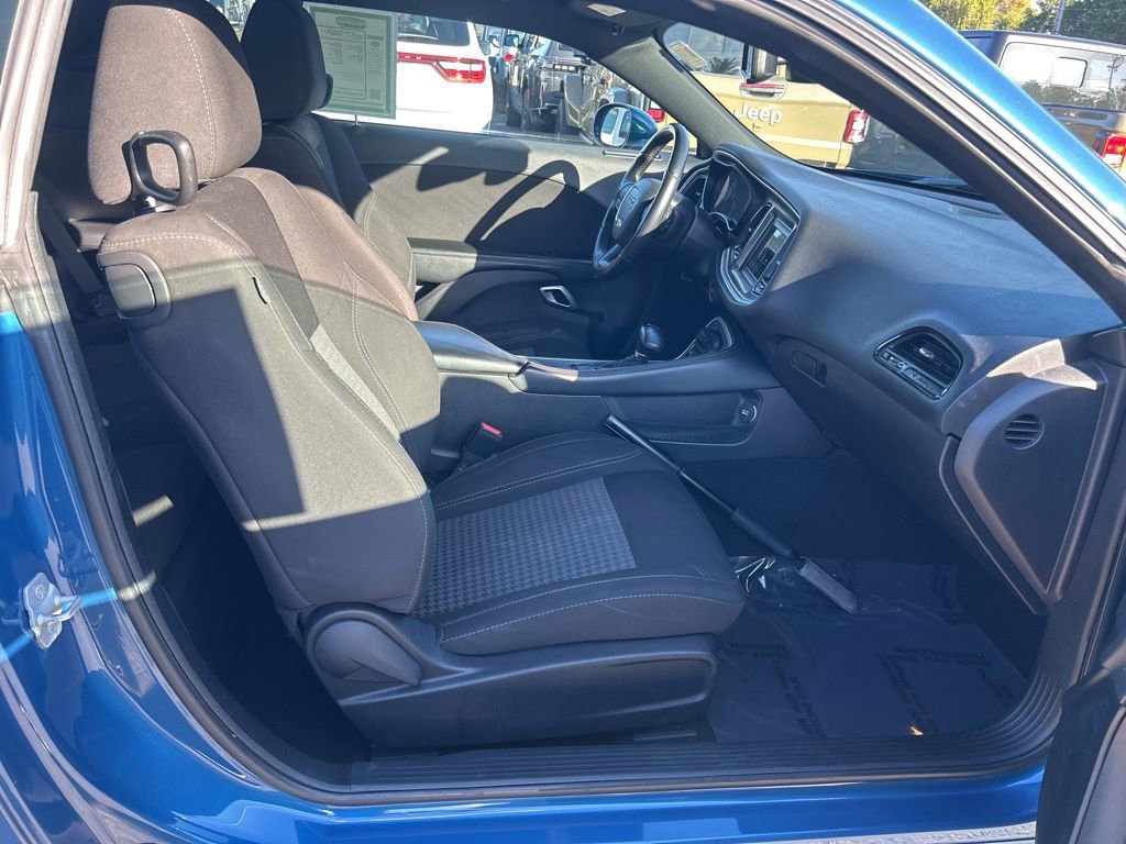 Certified 2022 Dodge Challenger SXT w/ Blacktop Package image 21